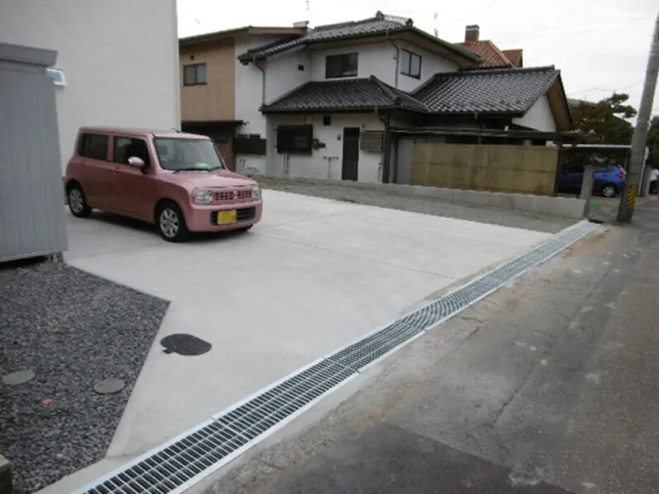 明るく丈夫なカーポート
